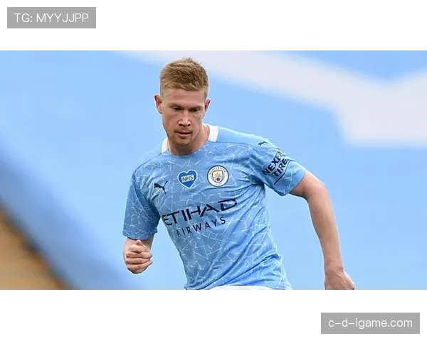 德布劳内与历史顶级中场对比:是否已进入历史级行列 德布劳内与历史顶级中场对比:是否已进入历史级行列