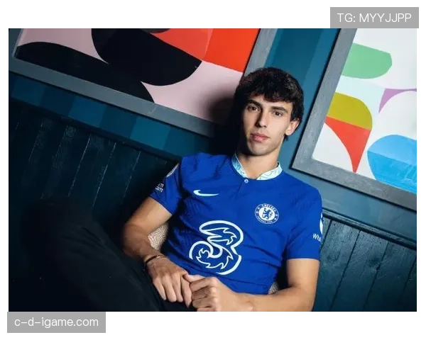 菲利克斯随手戴的表能付我半年房租，看得我嘴角抽搐